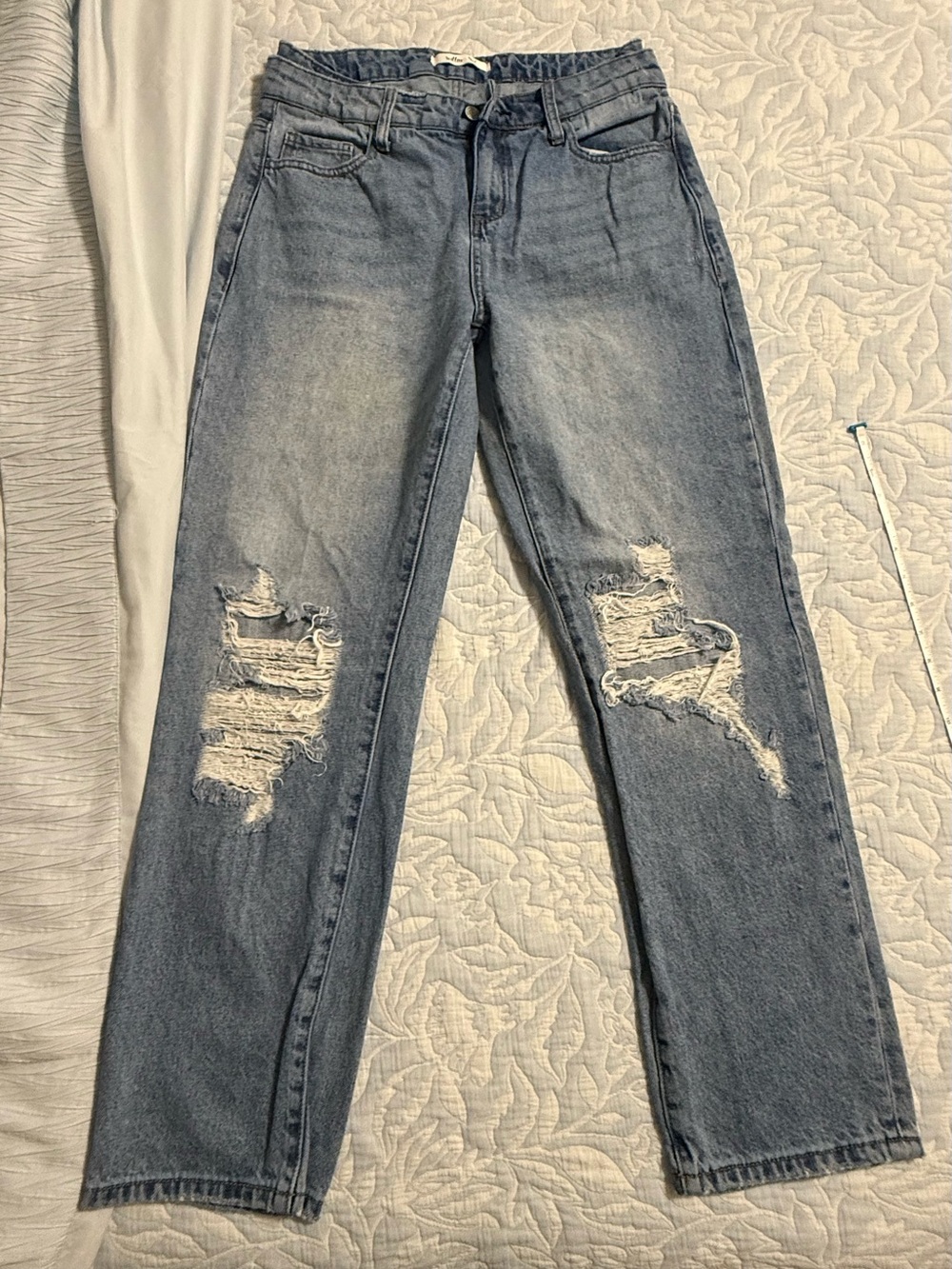 Straight-Leg Distressed Jeans in Light Blue